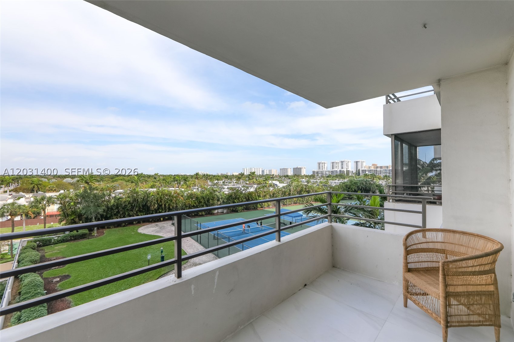 600 Three Iss Blvd #403