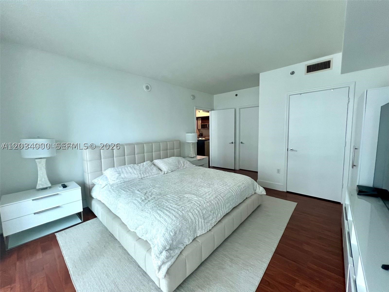 image 500 Brickell East15