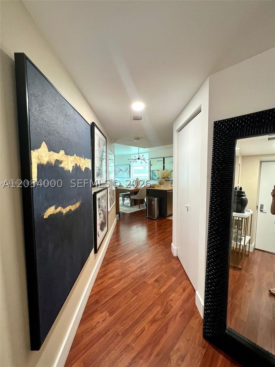 image 500 Brickell East19