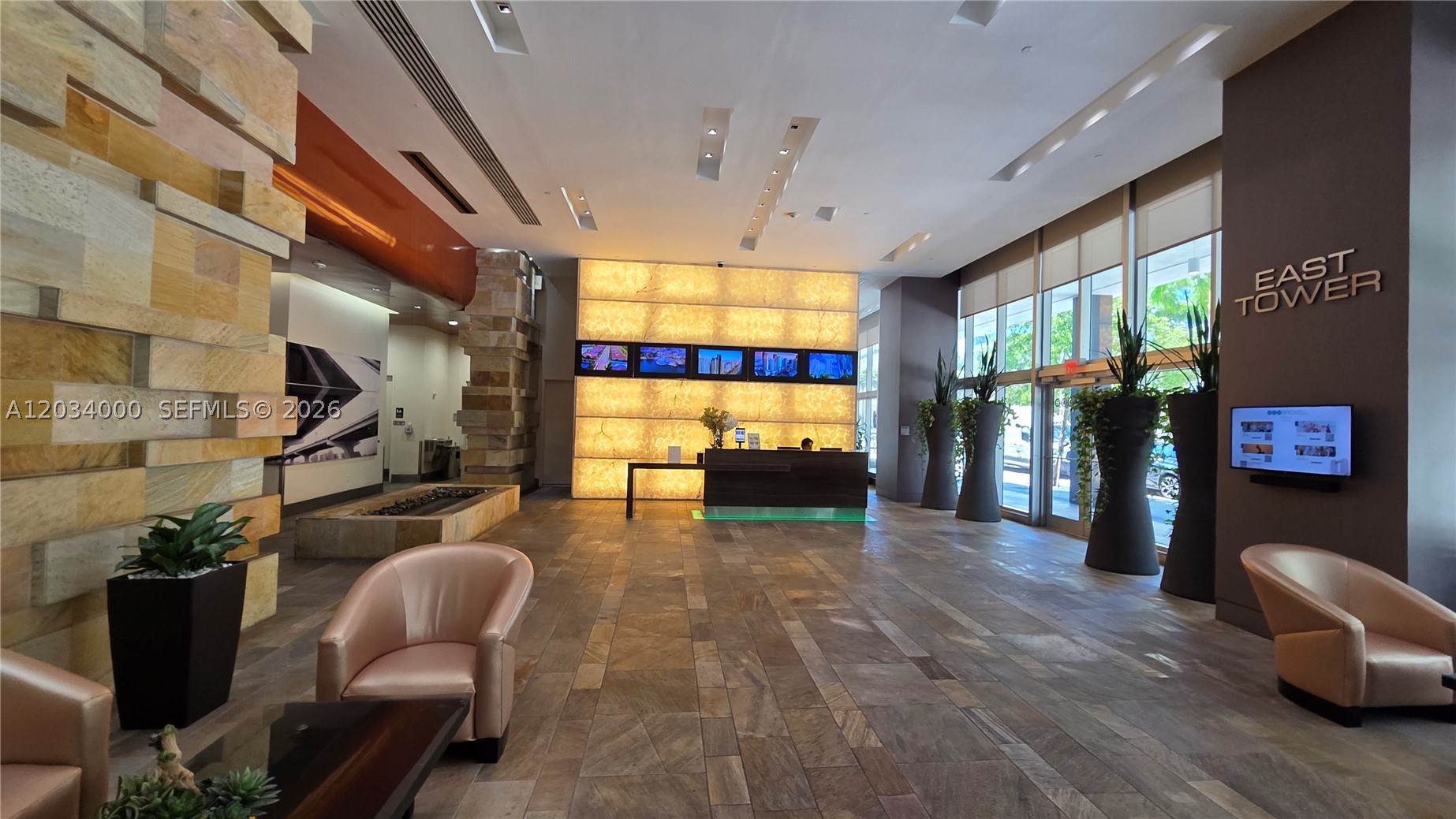 image 500 Brickell East27