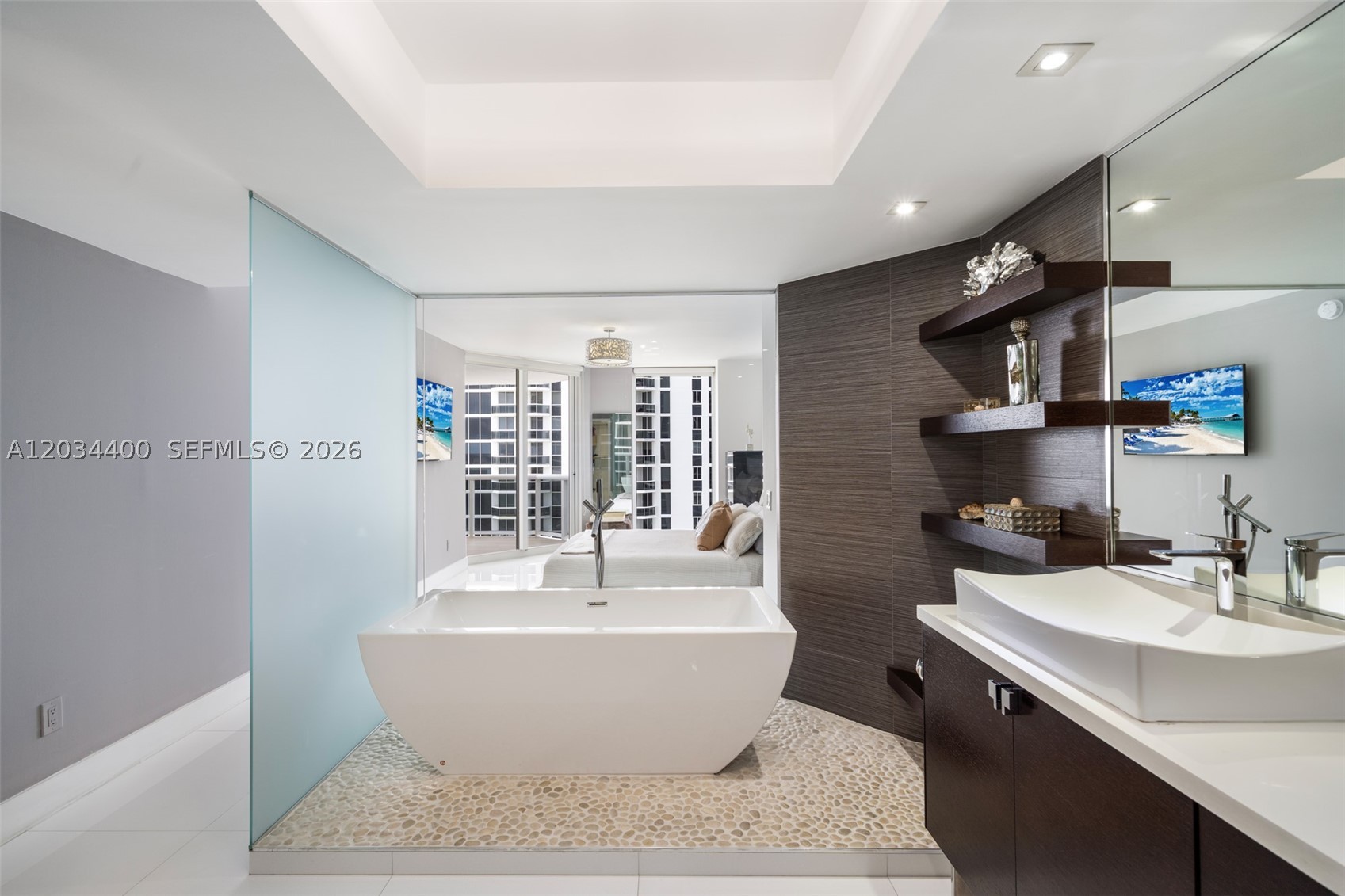 image Blue Diamond15