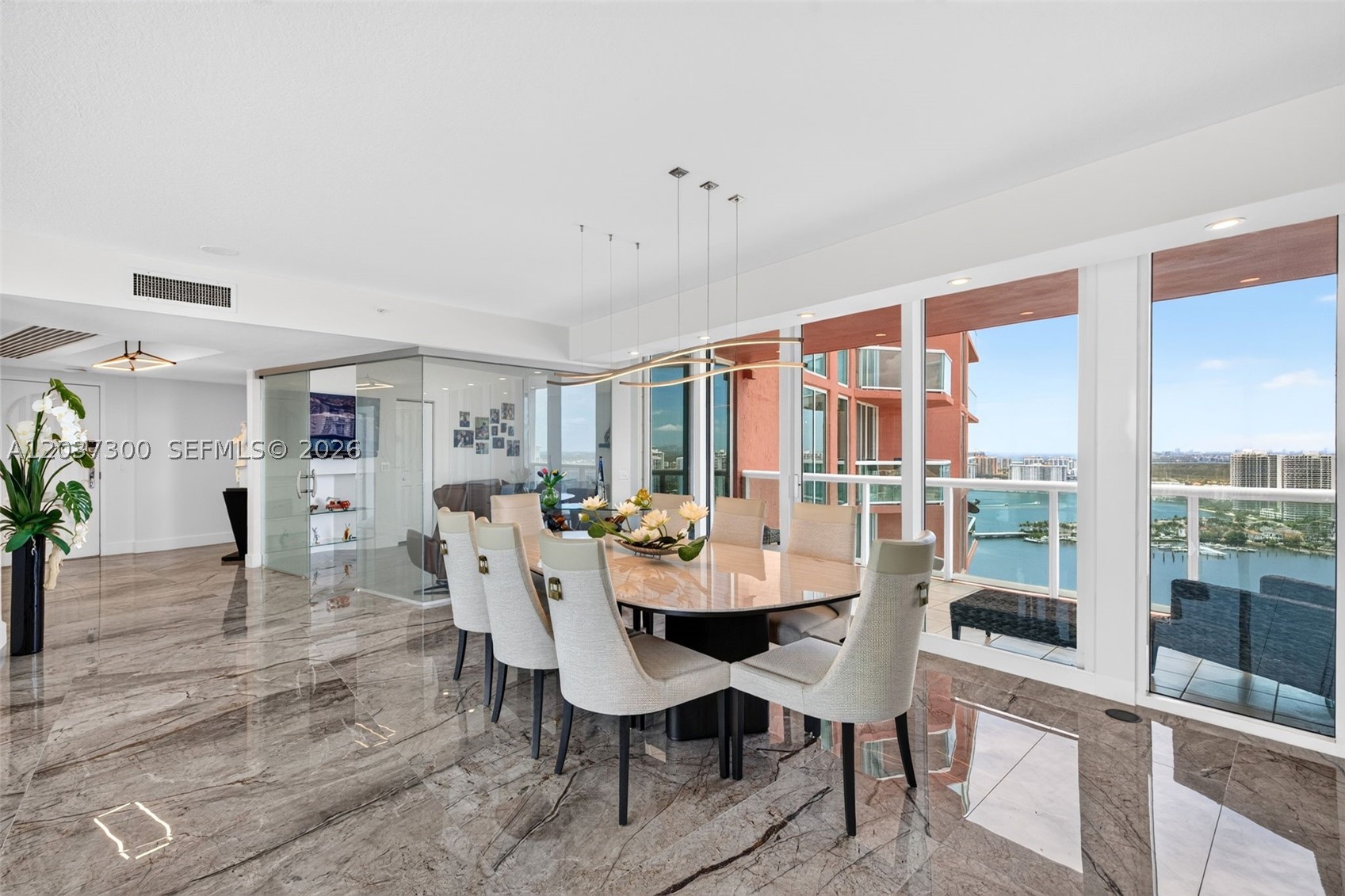3370 Hidden Bay Dr #UPH3715 Aventura, FL 33180