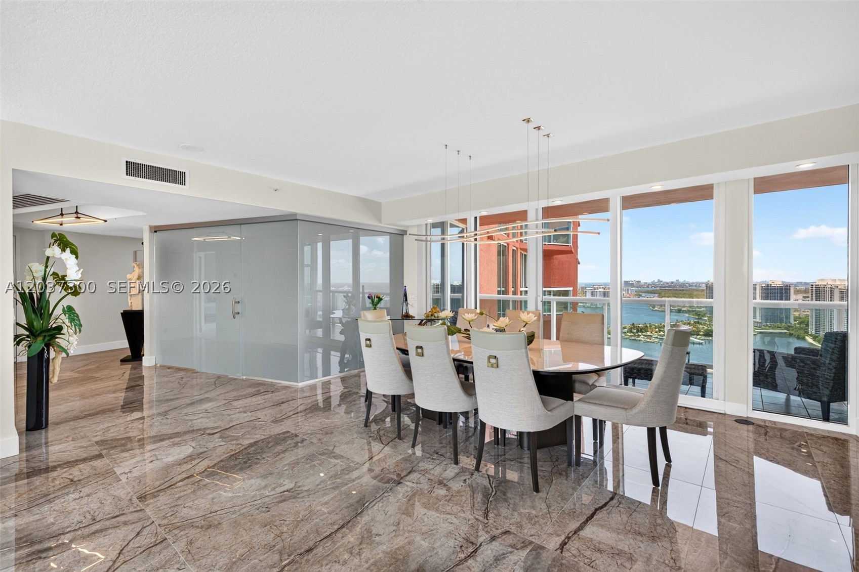3370 Hidden Bay Dr #UPH3715 Aventura, FL 33180
