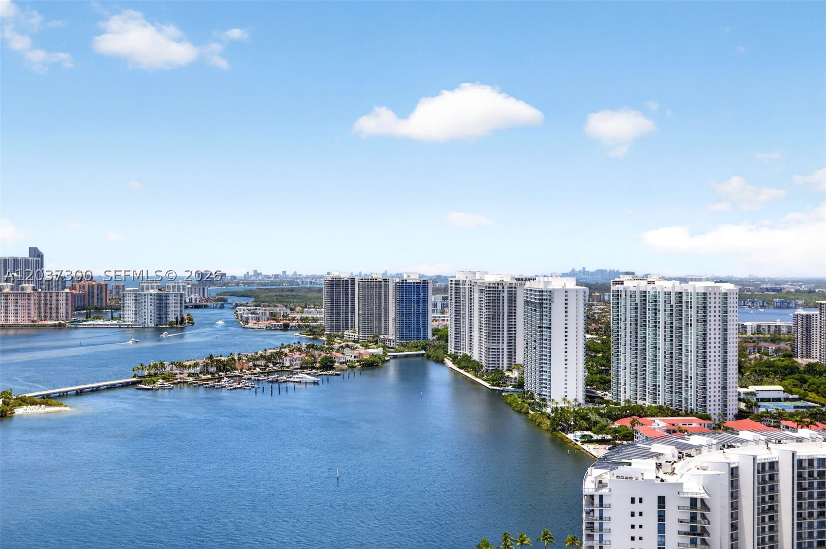 3370 Hidden Bay Dr #UPH3715 Aventura, FL 33180
