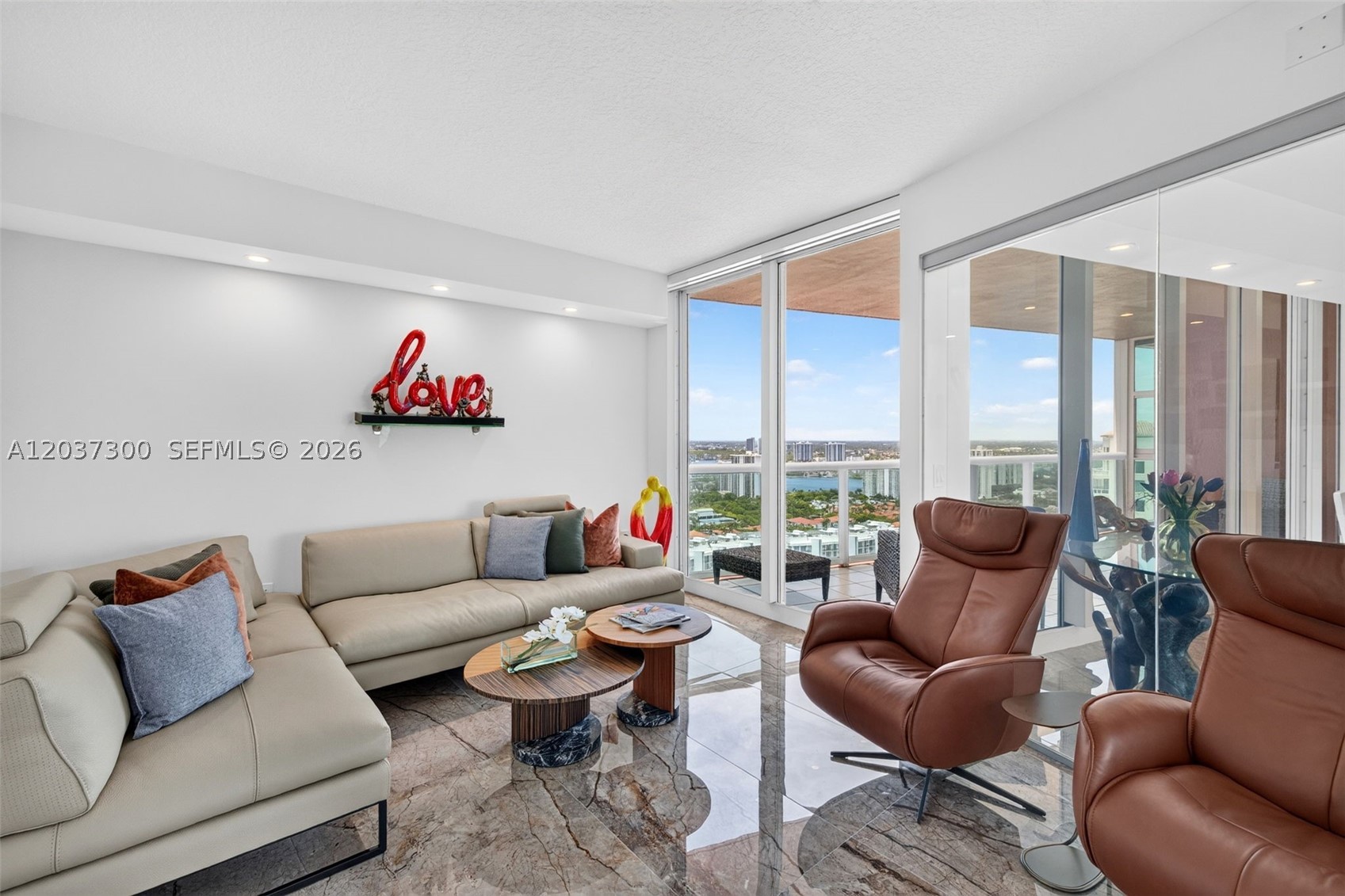 3370 Hidden Bay Dr #UPH3715 Aventura, FL 33180
