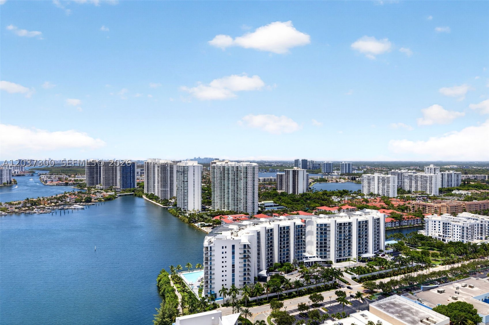 3370 Hidden Bay Dr #UPH3715 Aventura, FL 33180