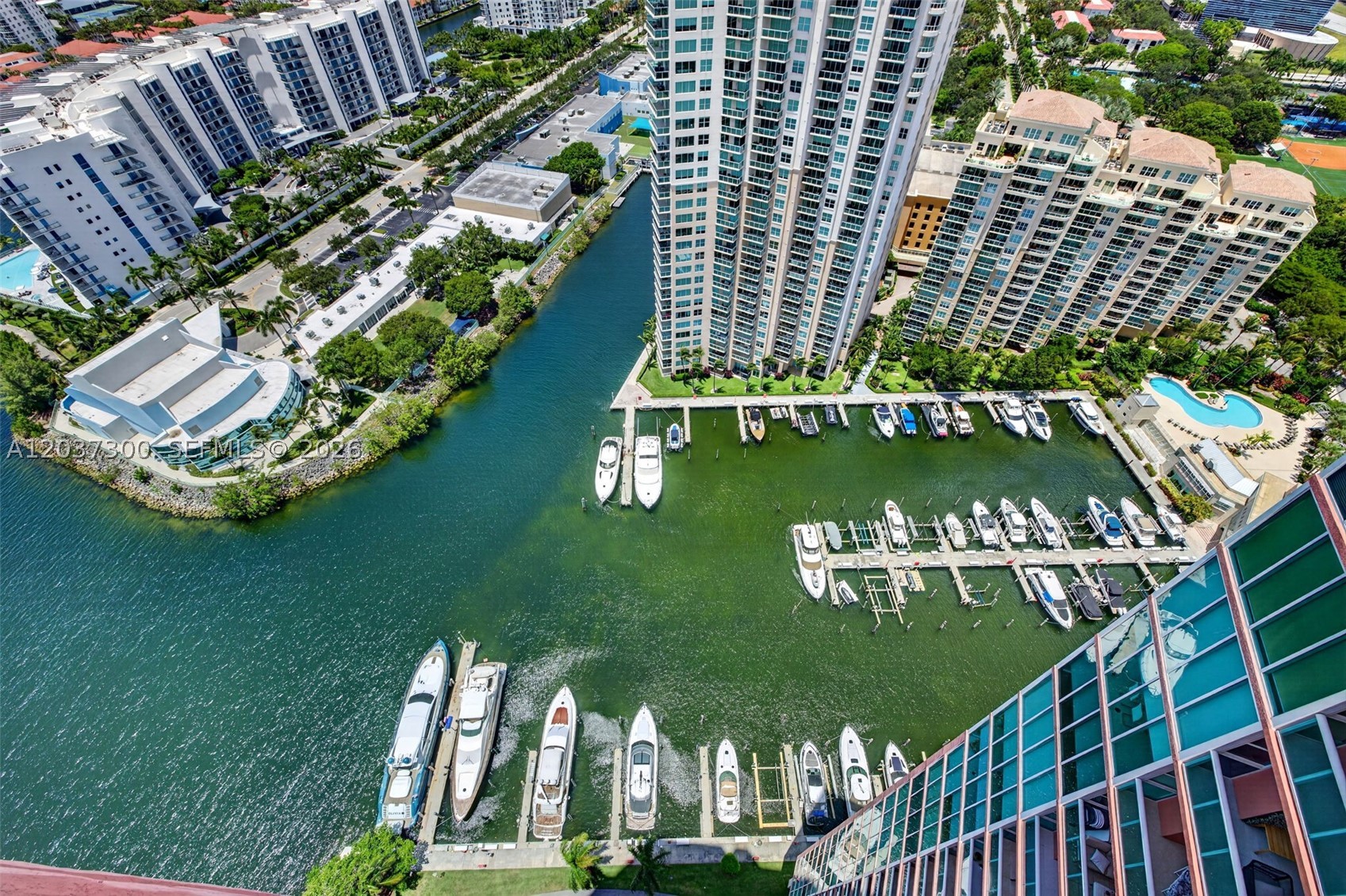 3370 Hidden Bay Dr #UPH3715 Aventura, FL 33180