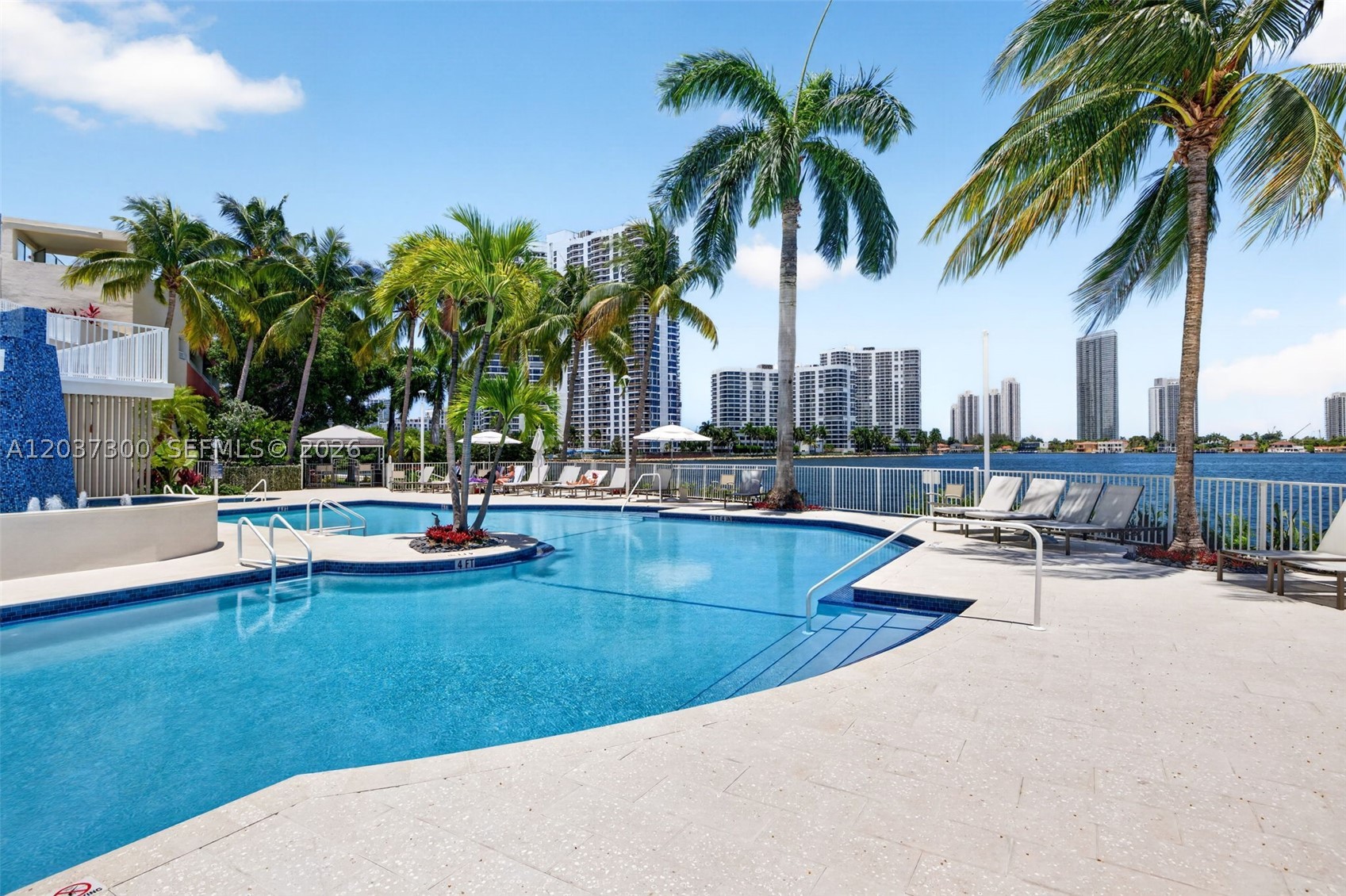 3370 Hidden Bay Dr #UPH3715 Aventura, FL 33180