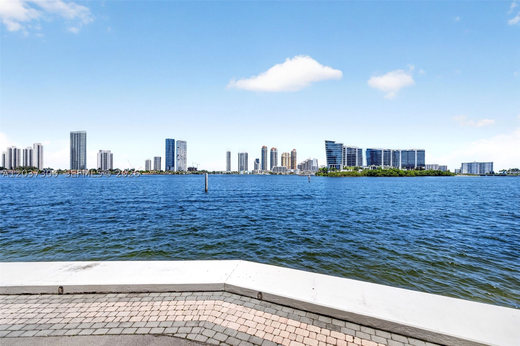 3370 Hidden Bay Dr #UPH3715 Aventura, FL 33180