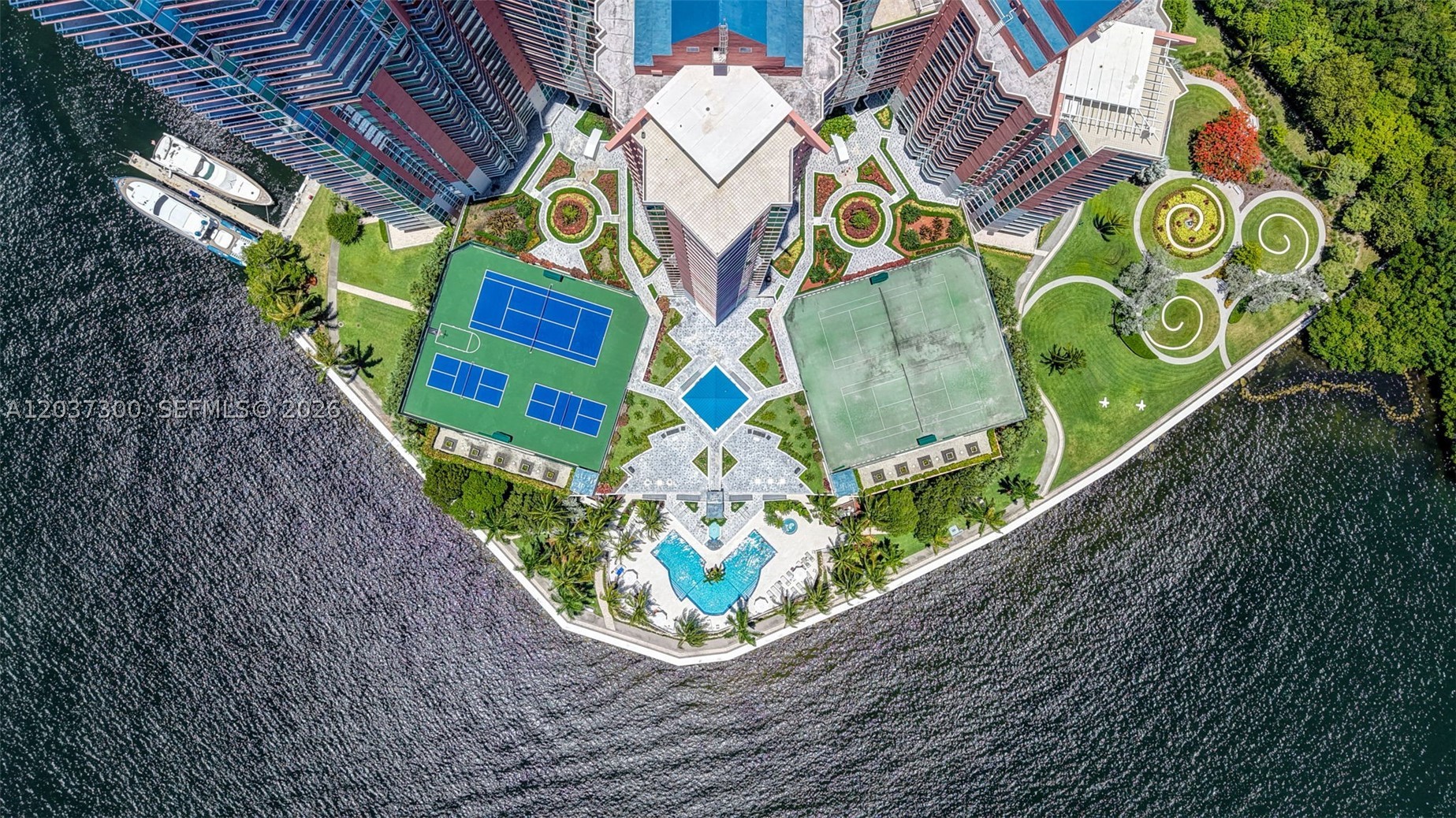 3370 Hidden Bay Dr #UPH3715 Aventura, FL 33180