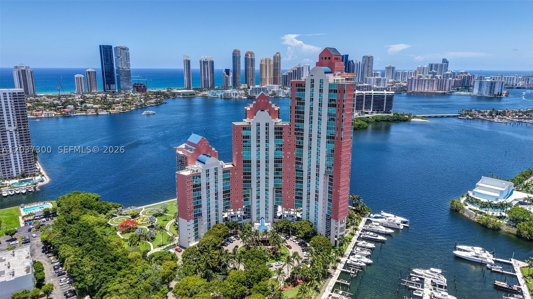 3370 Hidden Bay Dr #UPH3715 Aventura, FL 33180