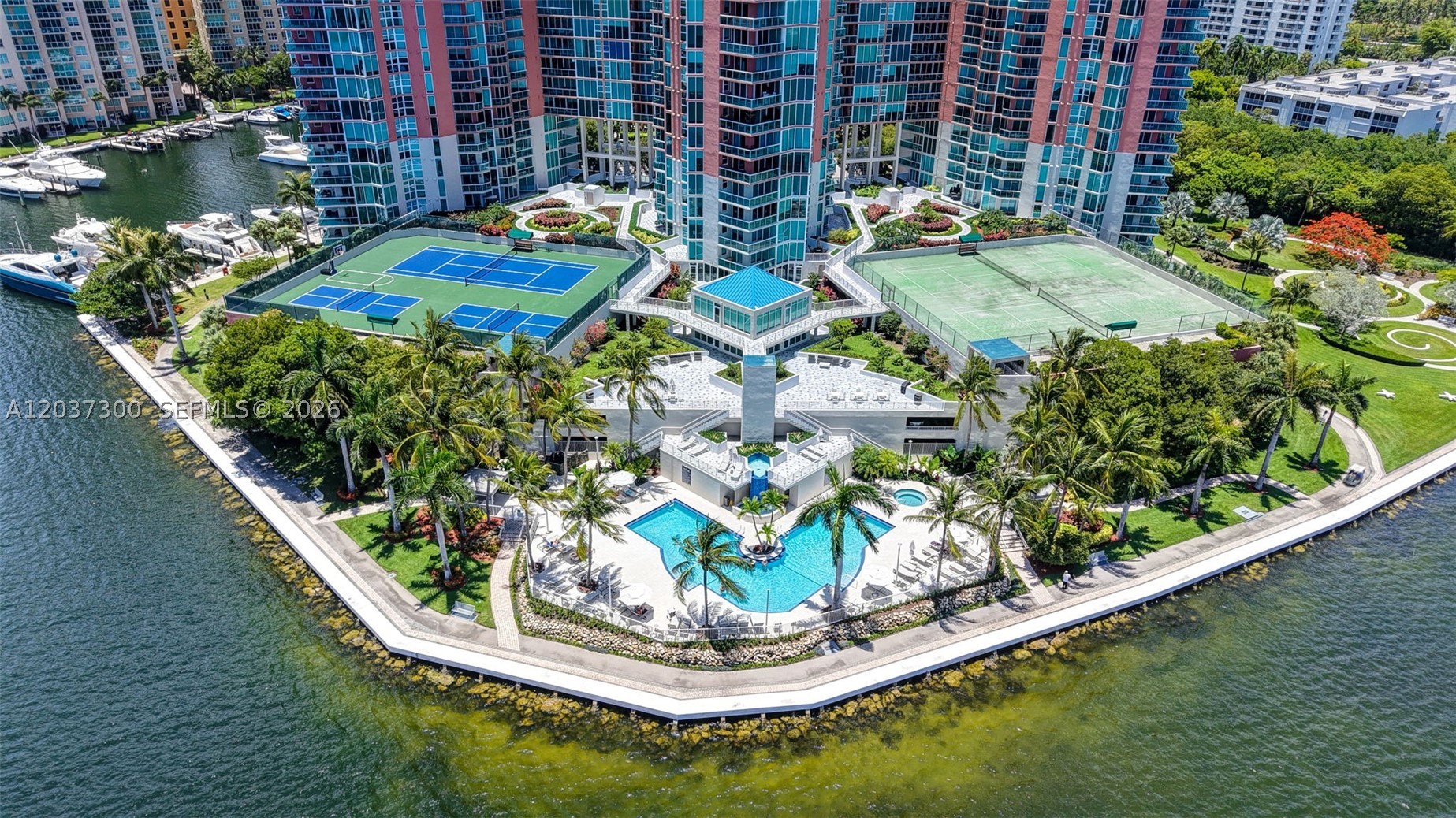 3370 Hidden Bay Dr #UPH3715 Aventura, FL 33180