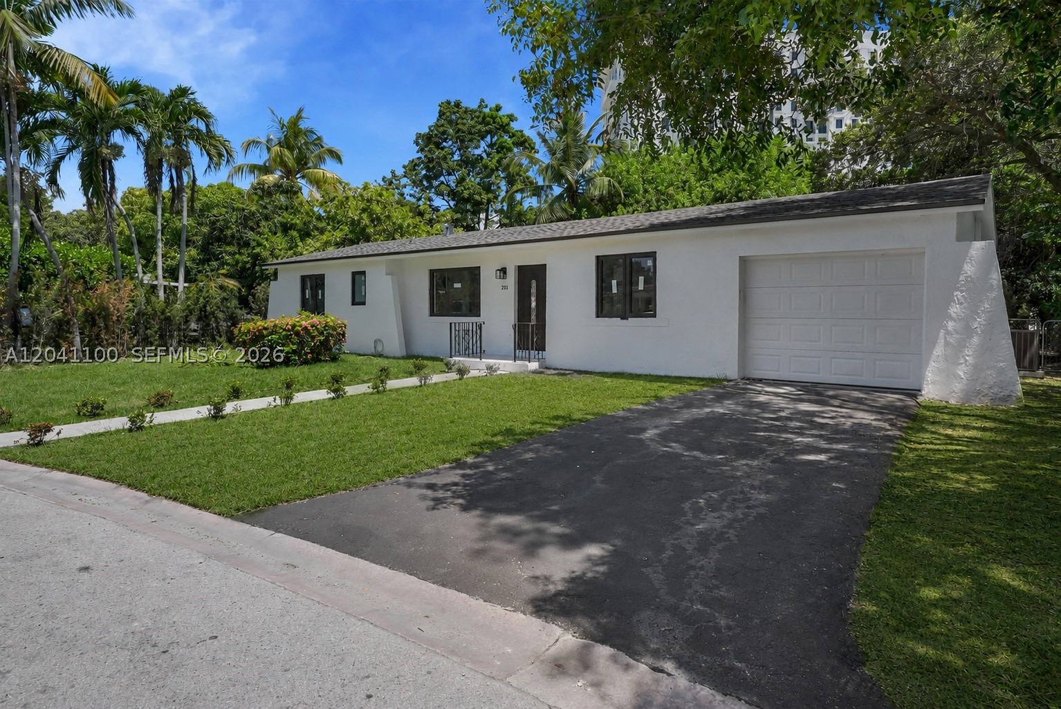 211 Washington Dr