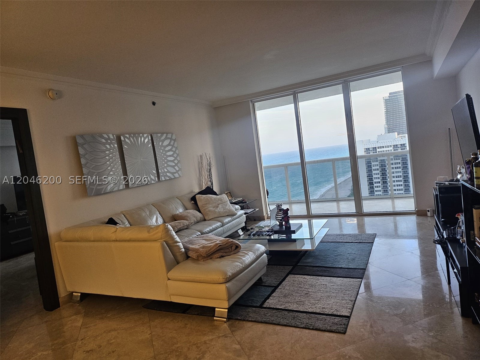 image Beach Club 25