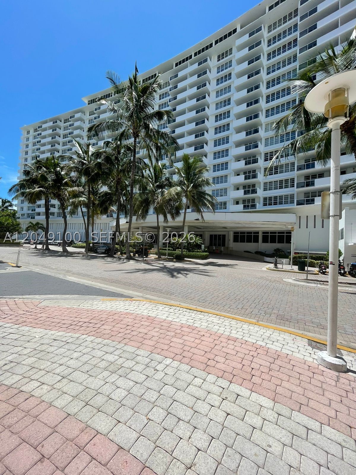 100 Lincoln Rd #909