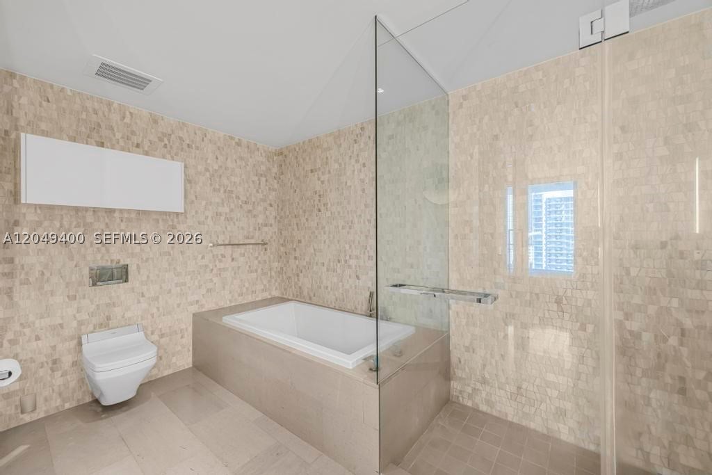 68 SE 6th St #1710 Miami, FL 33131