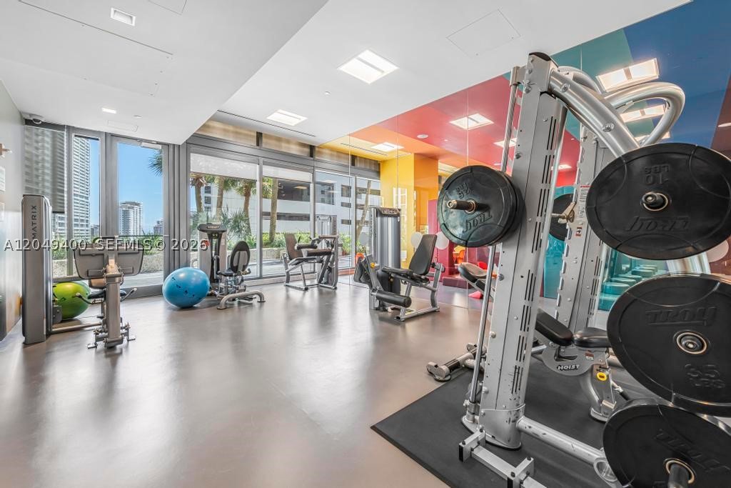 68 SE 6th St #1710 Miami, FL 33131