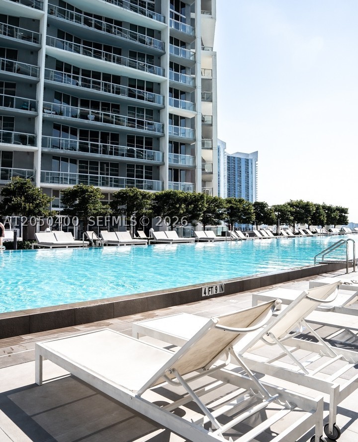 image Icon Brickell I14