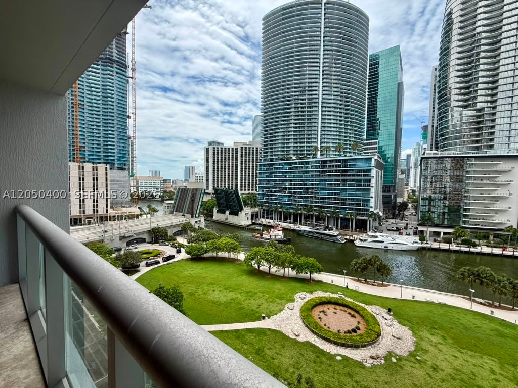 image Icon Brickell I2