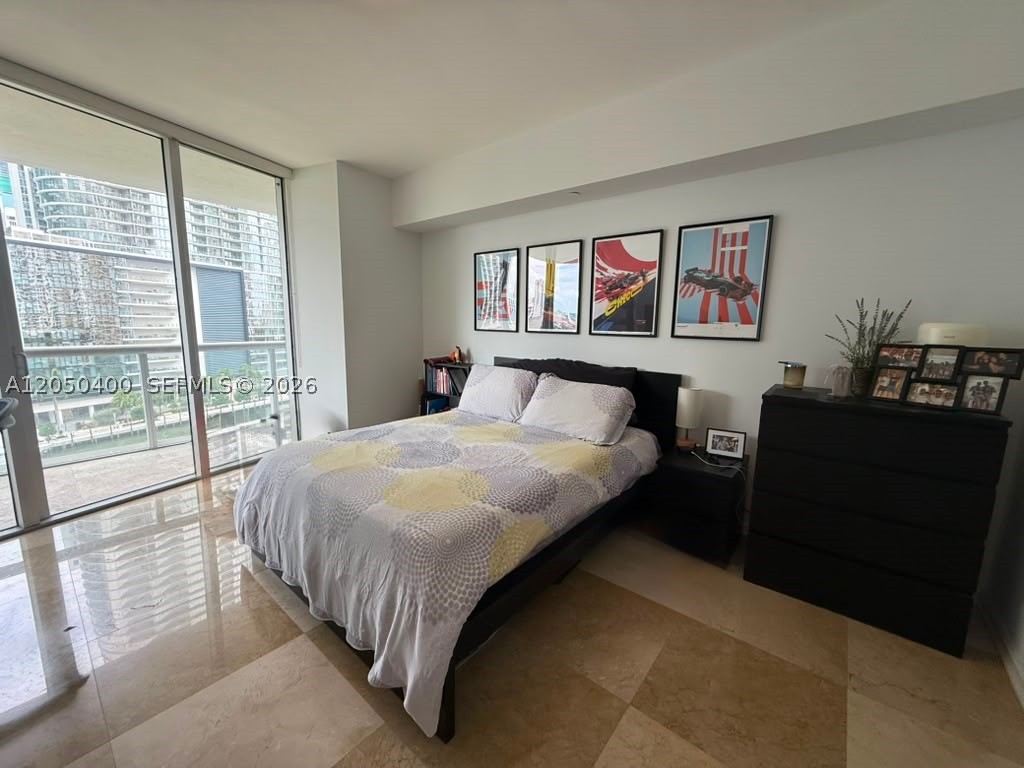 image Icon Brickell I8
