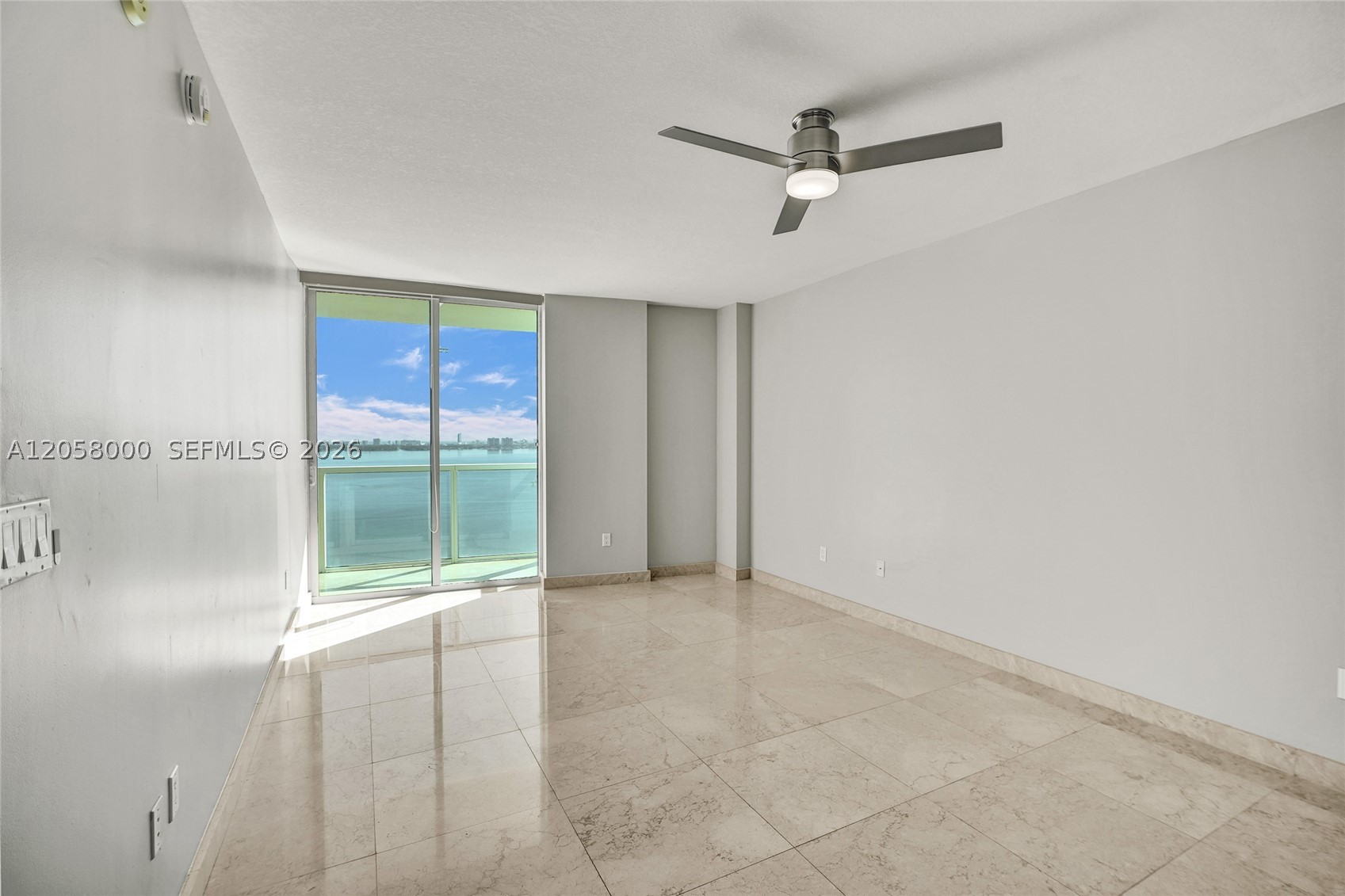 image Onyx on the Bay11