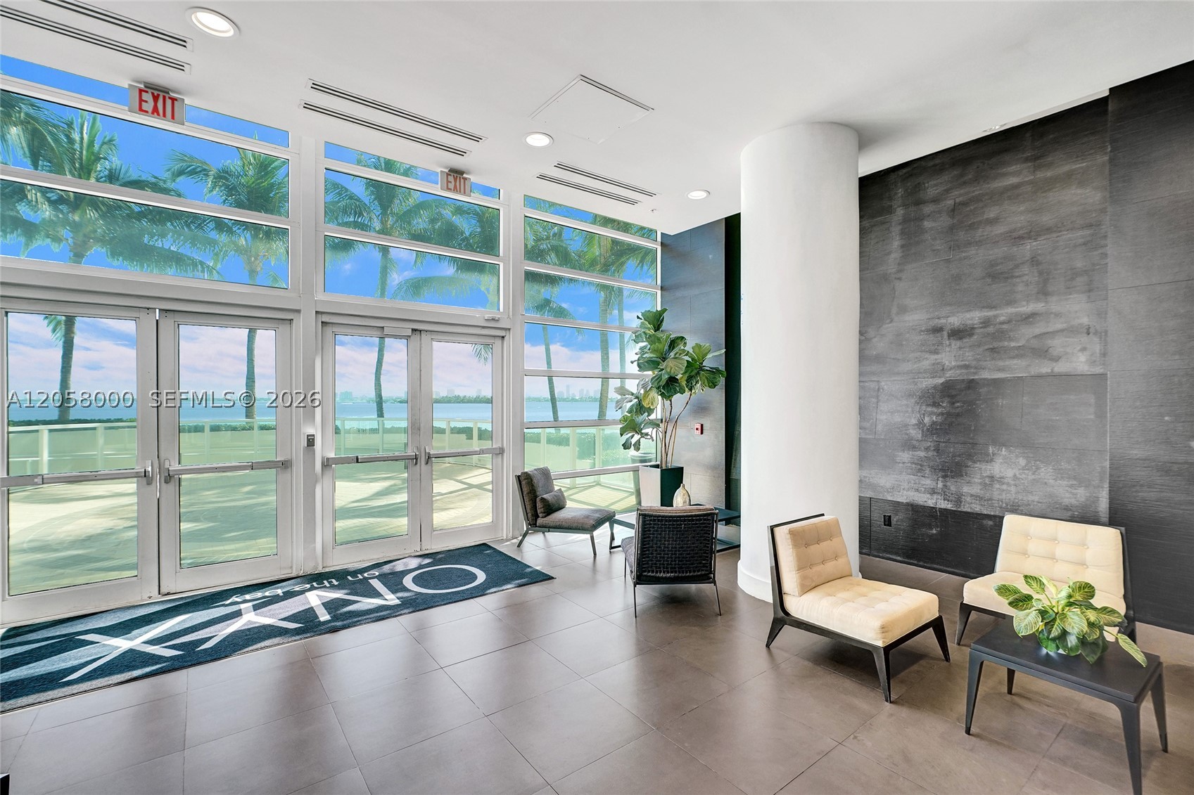 image Onyx on the Bay26