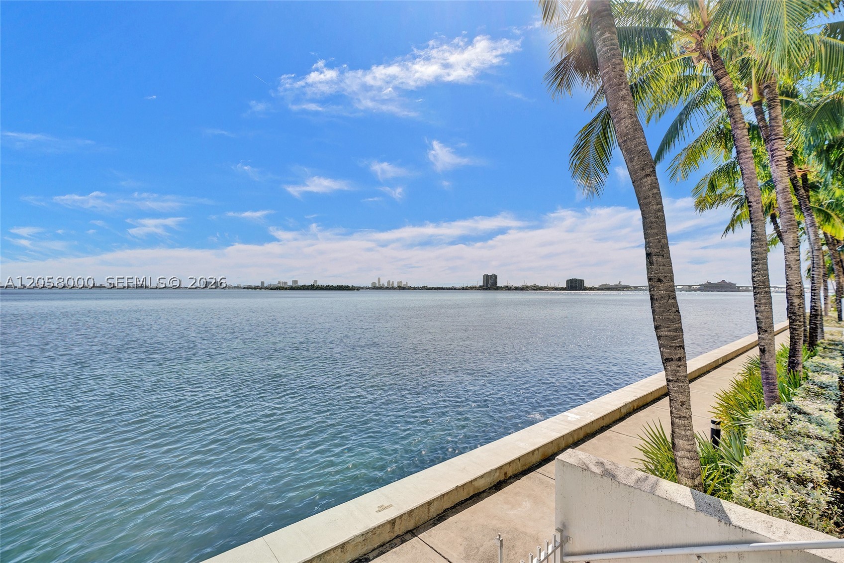 image Onyx on the Bay31