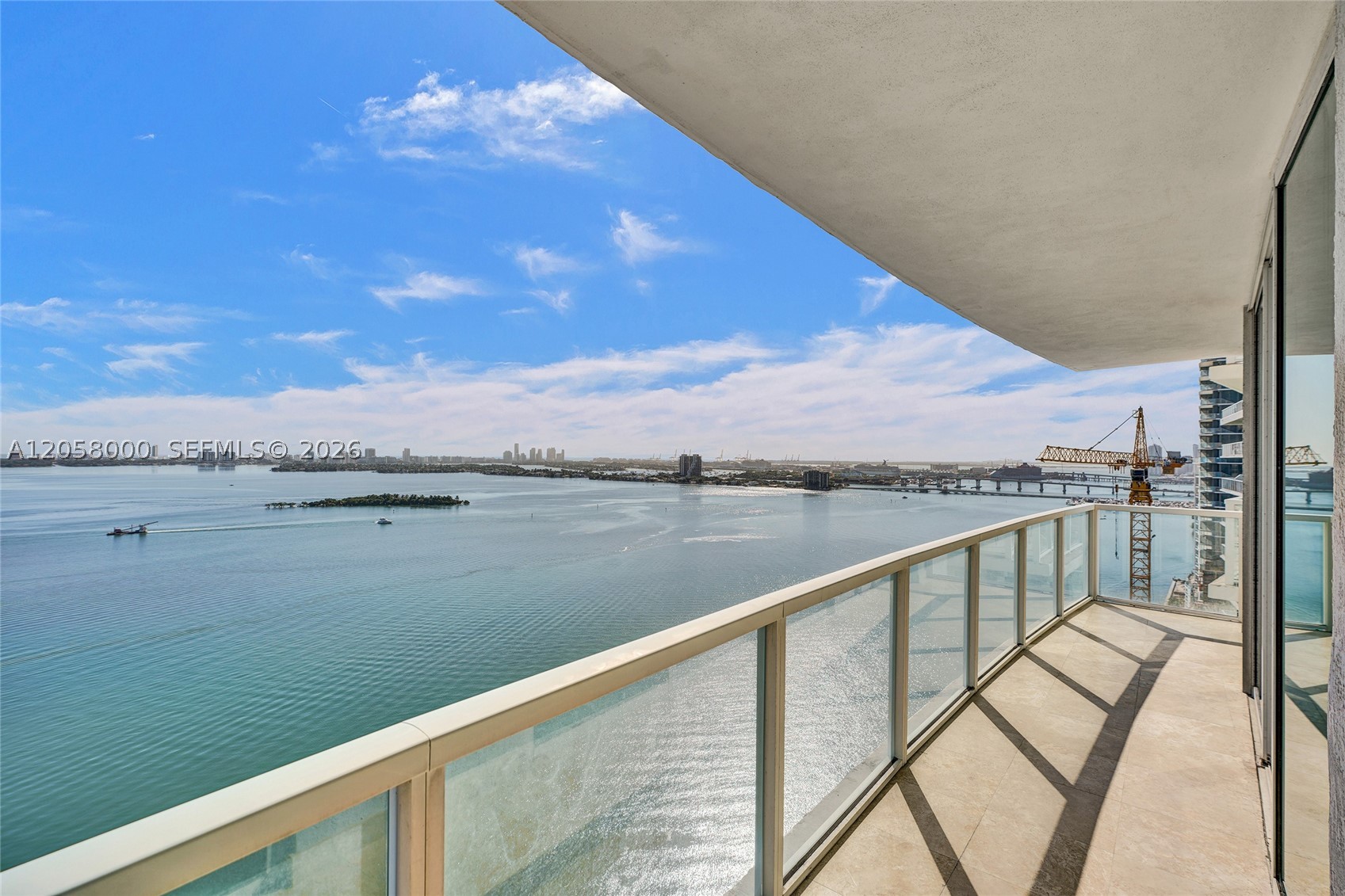 image Onyx on the Bay44