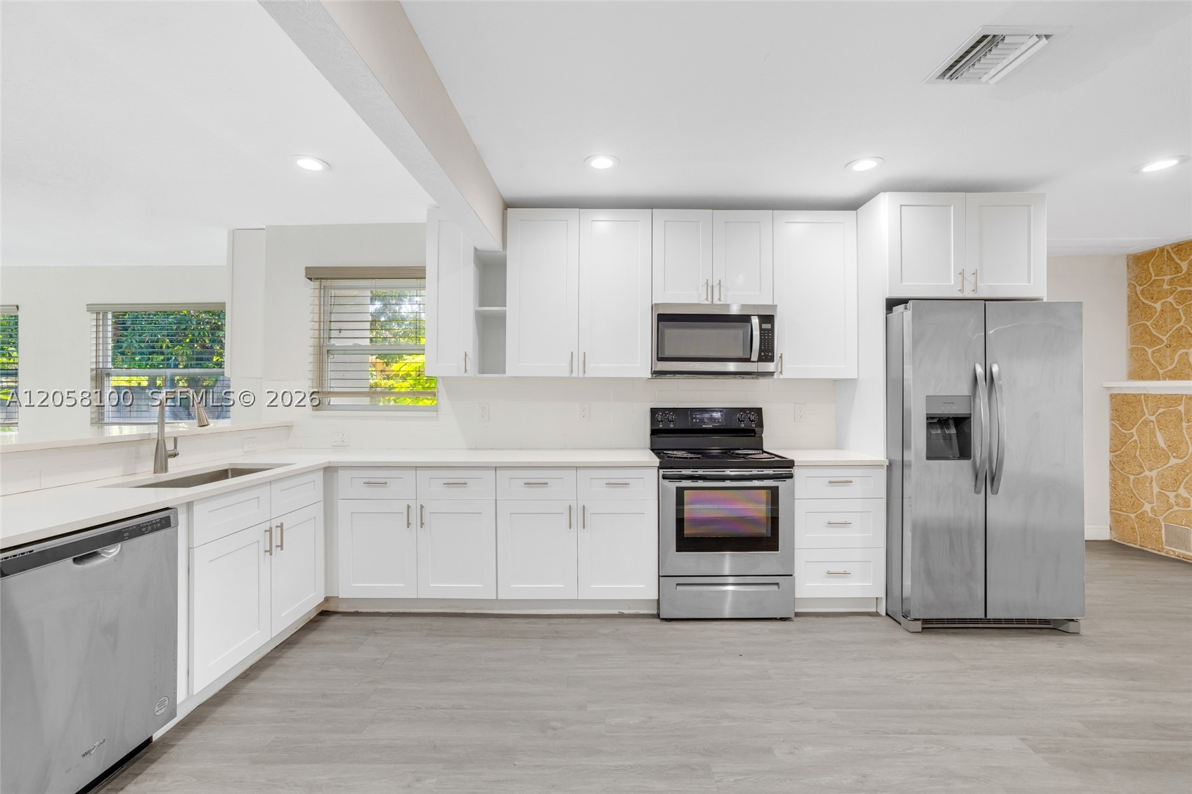 3405 Robbins Rd Pompano Beach, FL 33062