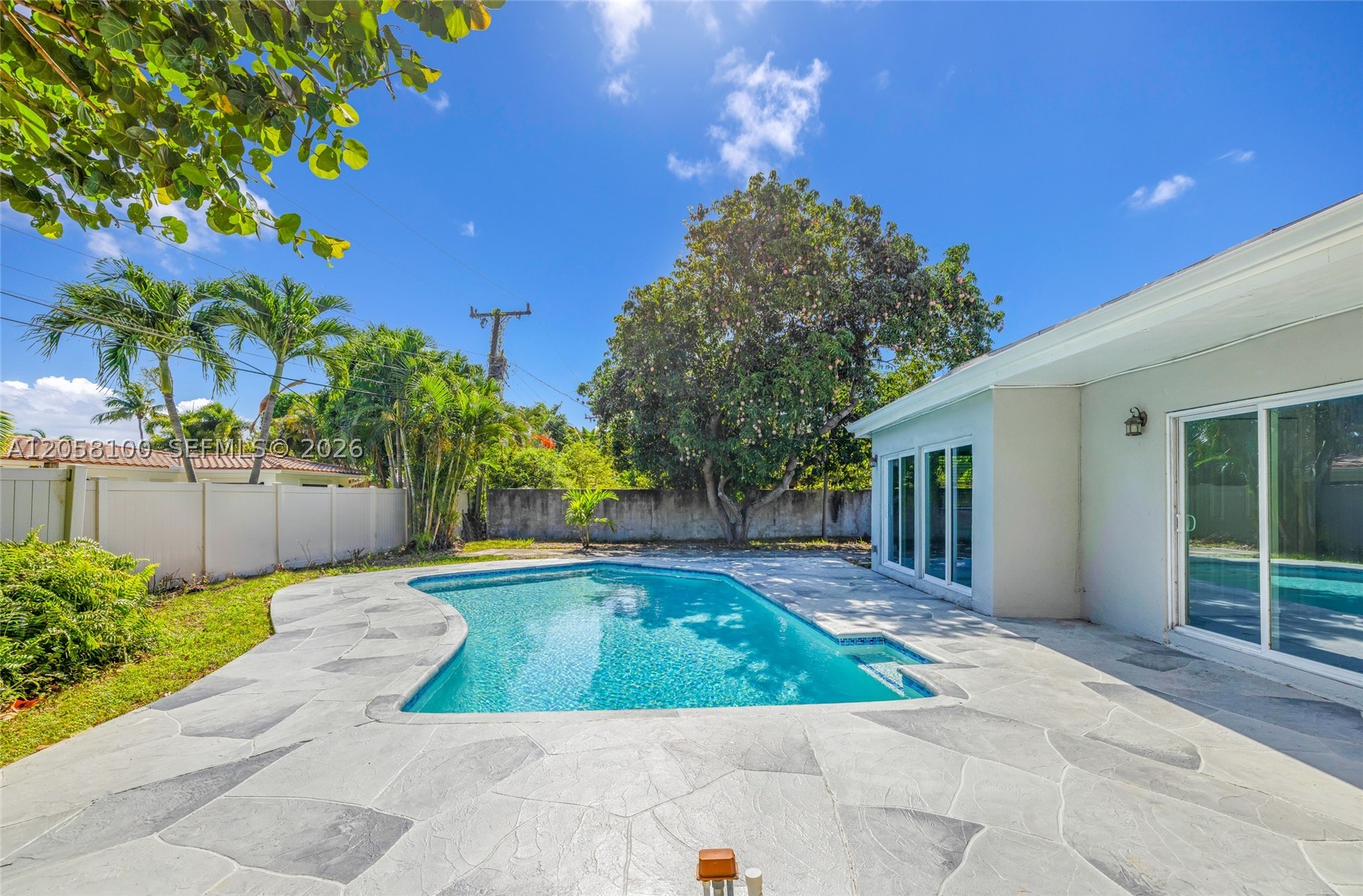 3405 Robbins Rd Pompano Beach, FL 33062