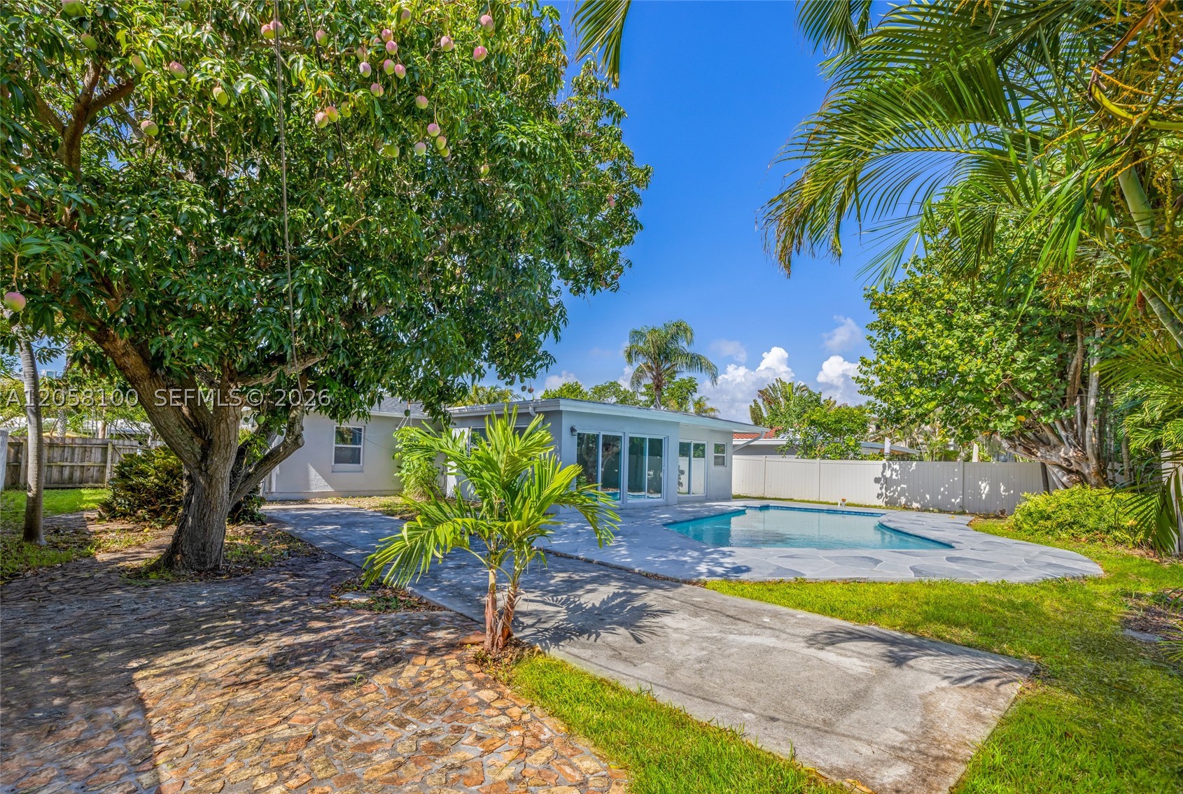 3405 Robbins Rd Pompano Beach, FL 33062
