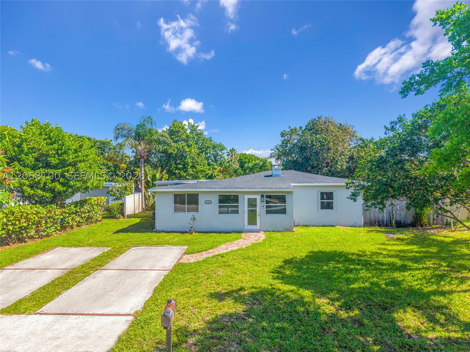3405 Robbins Rd Pompano Beach, FL 33062