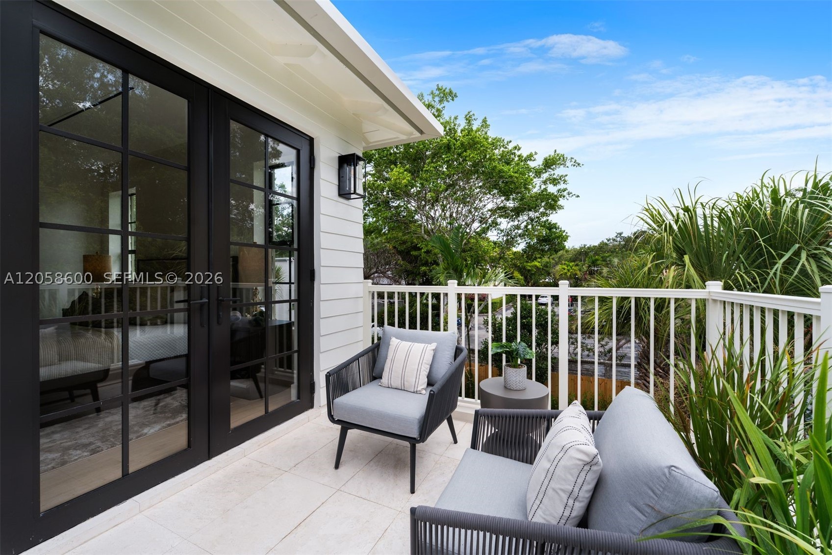 3372 Charles Ave Miami, FL 33133