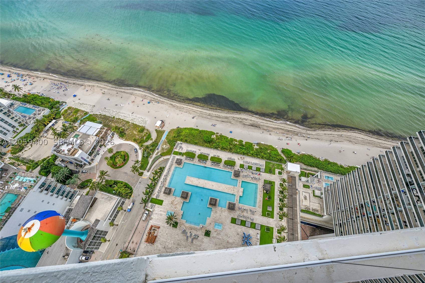 image Beach Club 327