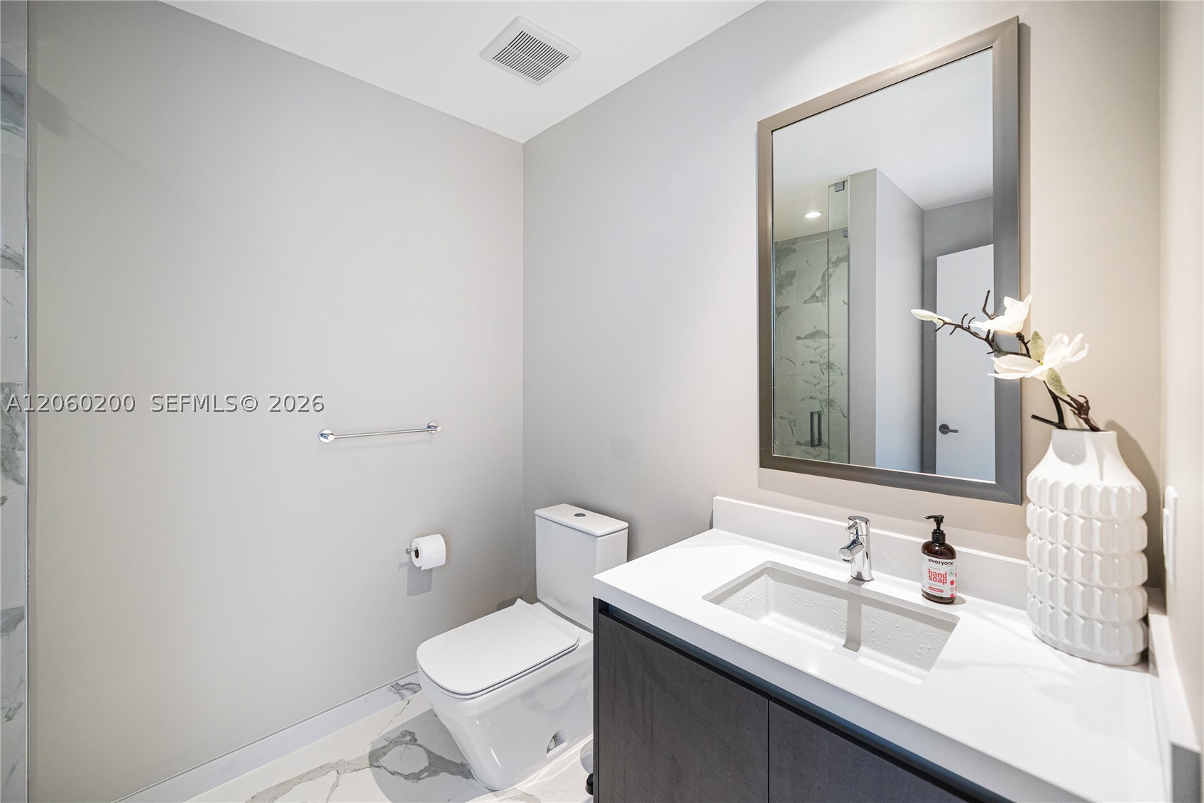 851 NE 1st Ave #2911 Miami, FL 33132