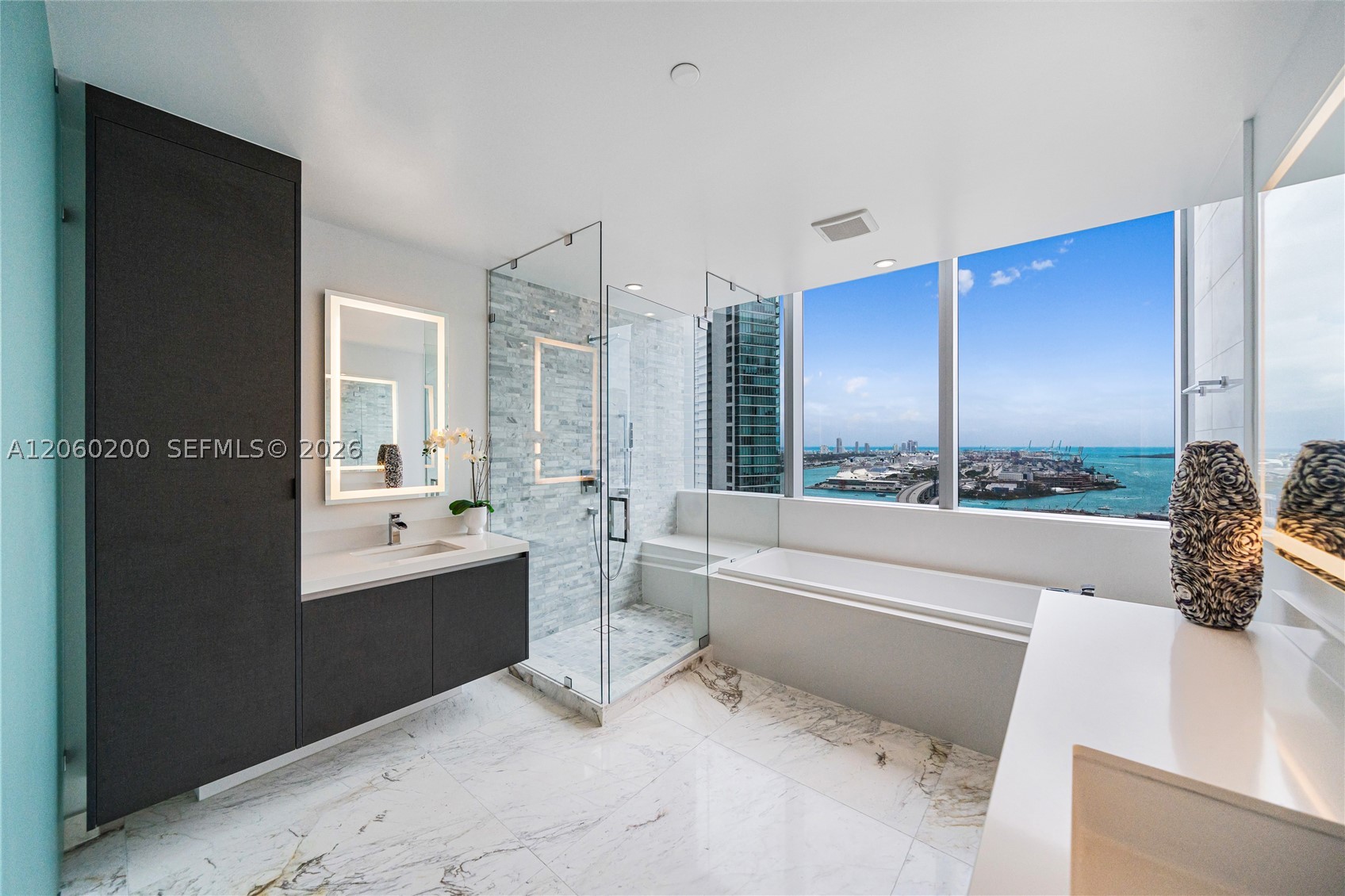 851 NE 1st Ave #2911 Miami, FL 33132