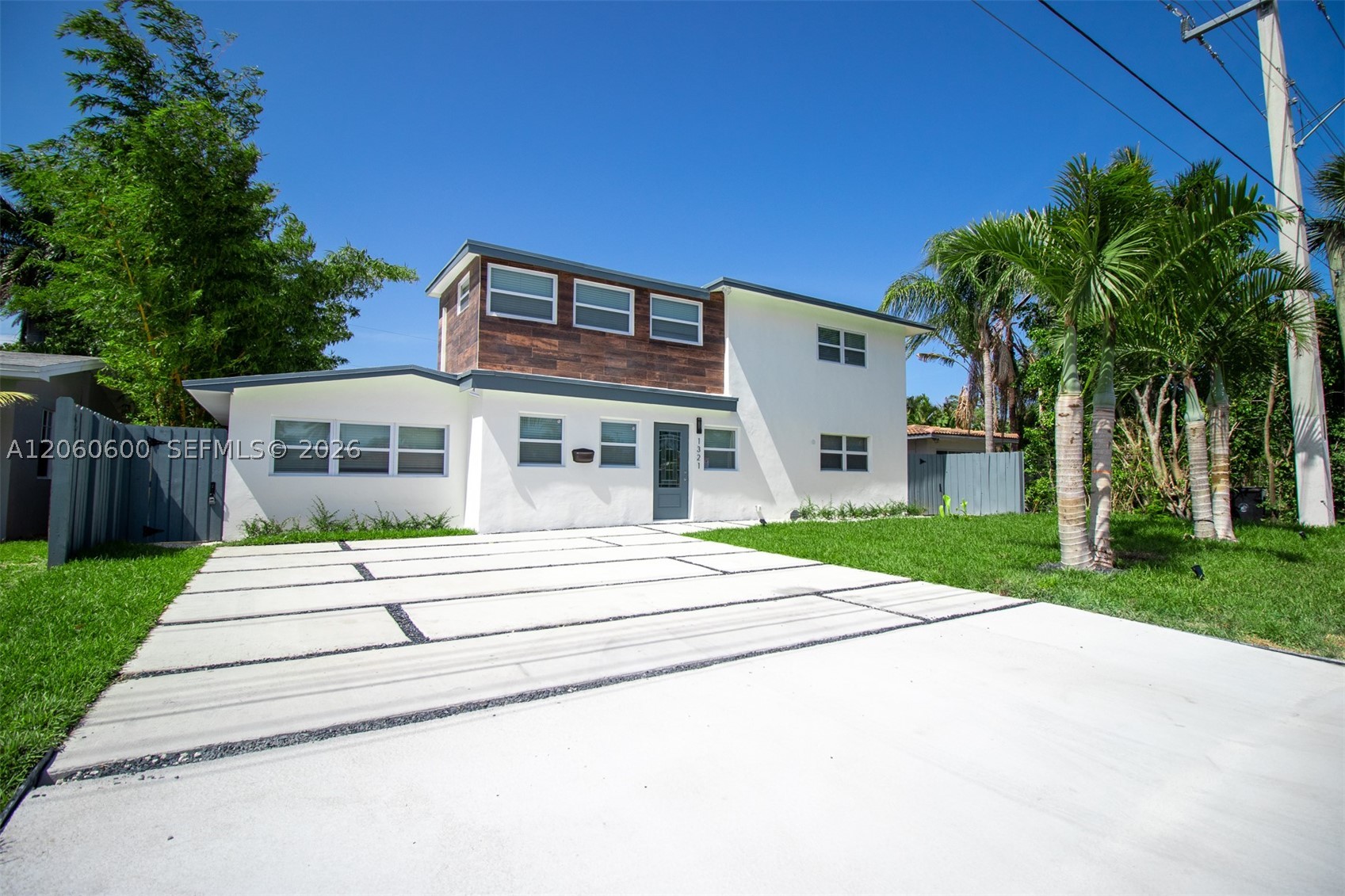 1321 NE 14th St