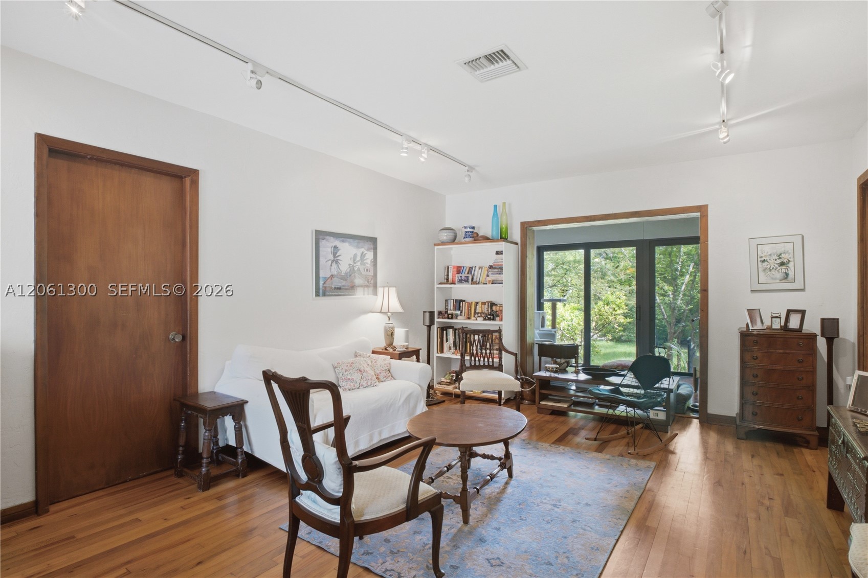 4152 Battersea Rd Miami, FL 33133