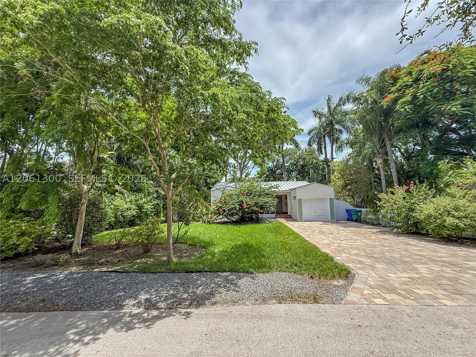 4152 Battersea Rd Miami, FL 33133
