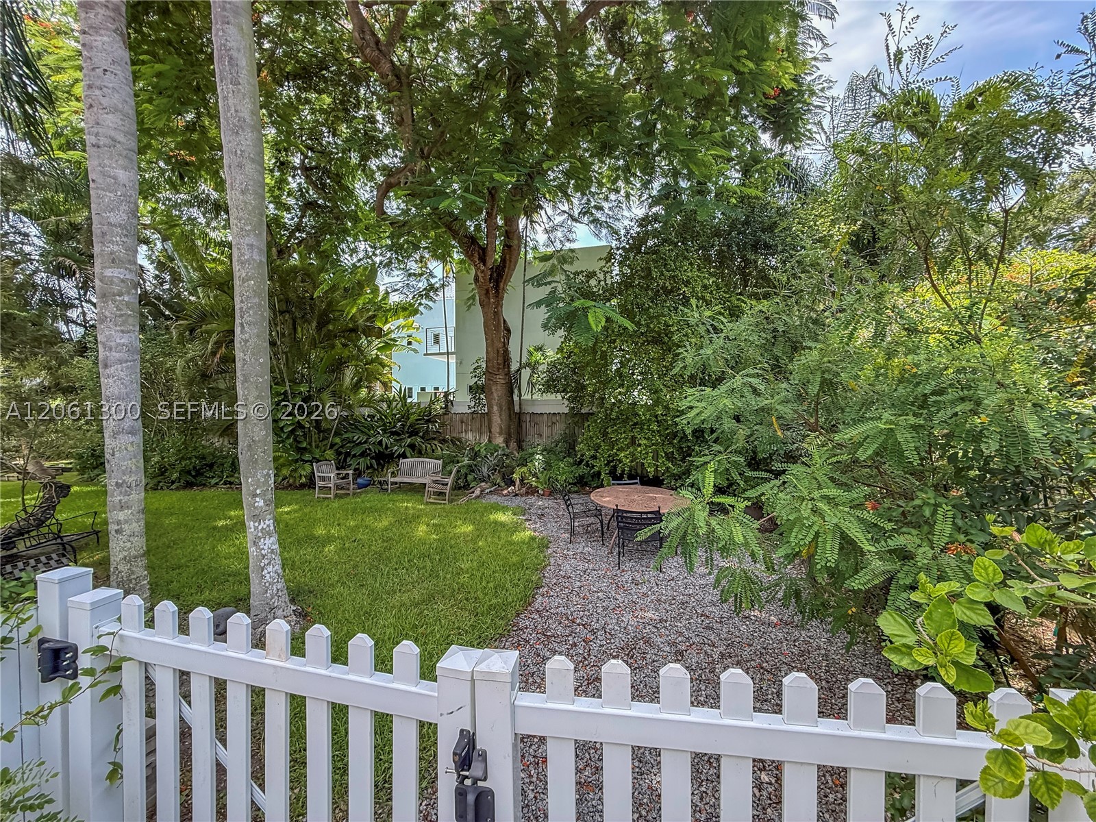4152 Battersea Rd Miami, FL 33133
