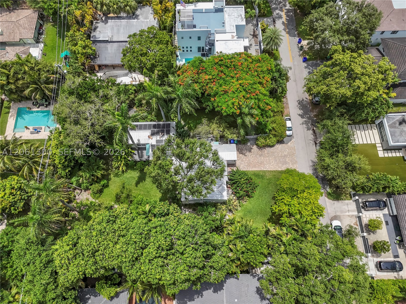 4152 Battersea Rd Miami, FL 33133