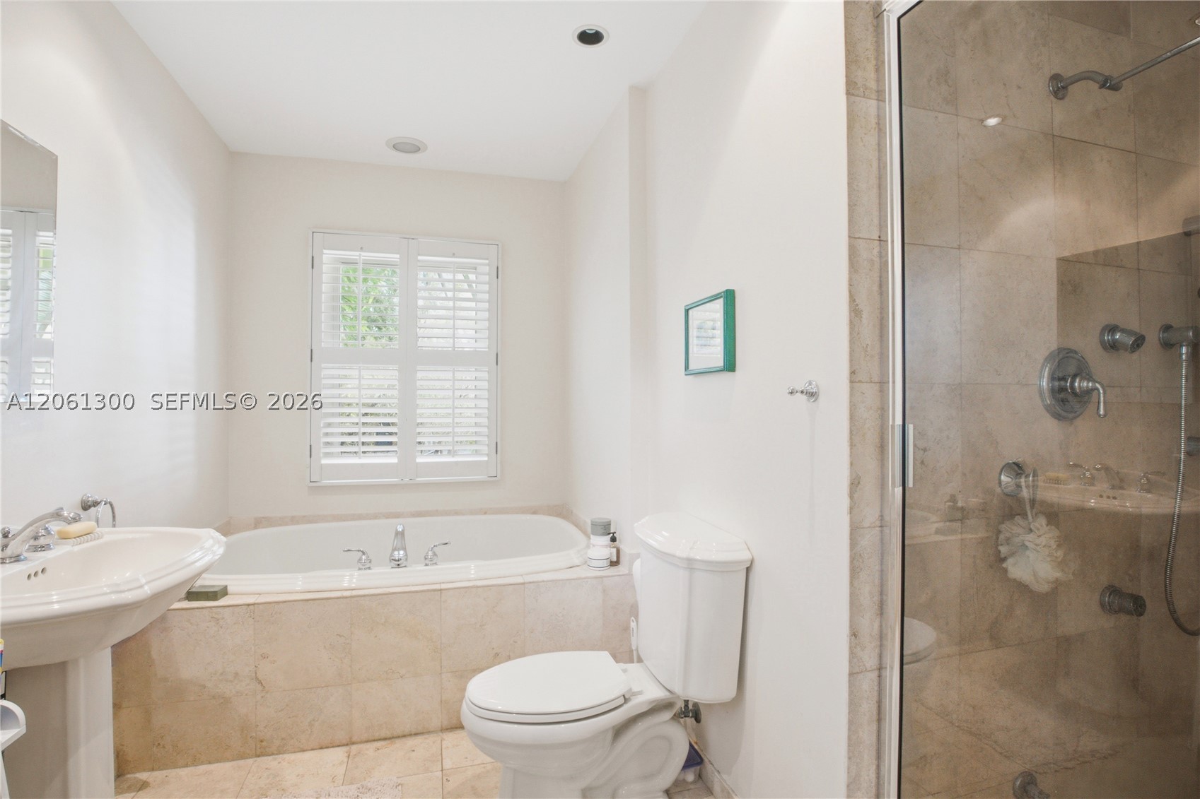 4152 Battersea Rd Miami, FL 33133