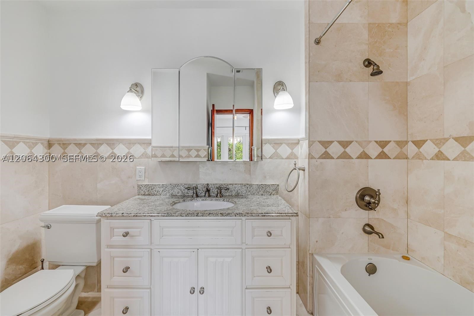 184 Paloma Dr Coral Gables, FL 33143