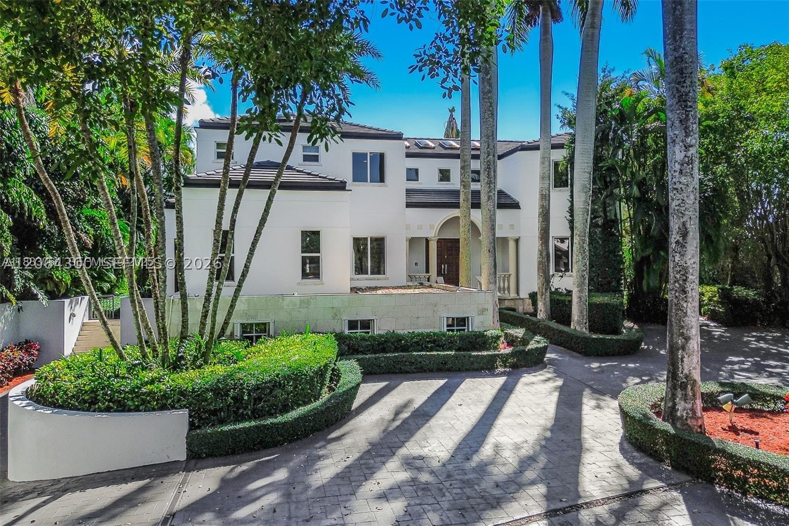 184 Paloma Dr Coral Gables, FL 33143