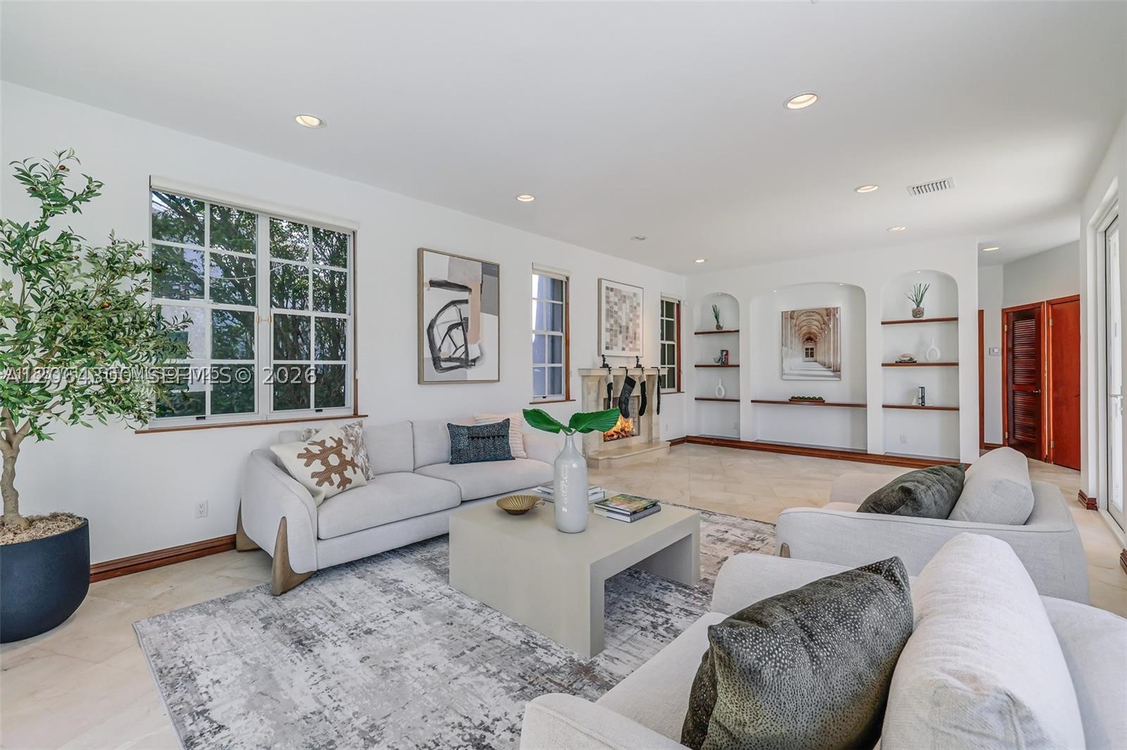 184 Paloma Dr Coral Gables, FL 33143