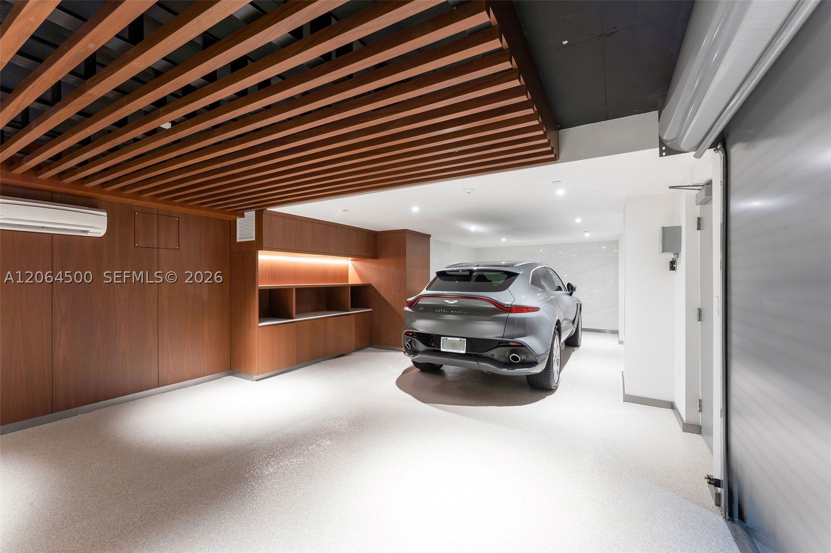 300 Biscayne Blvd Way #6301 Miami, FL 33131