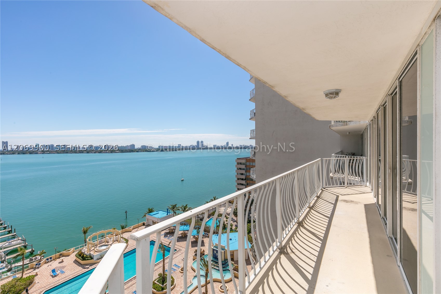 7601 E Treasure Dr #1509