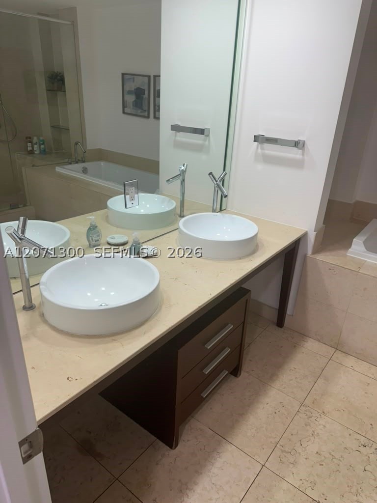 image Icon Brickell III (W Miami)17