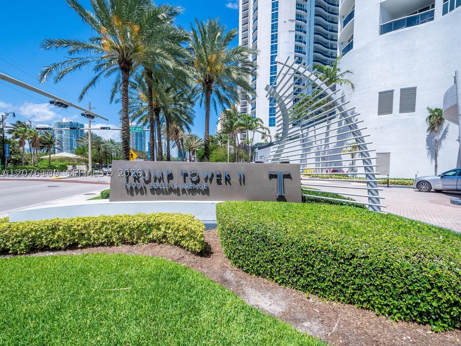 15901 Collins Ave #2504