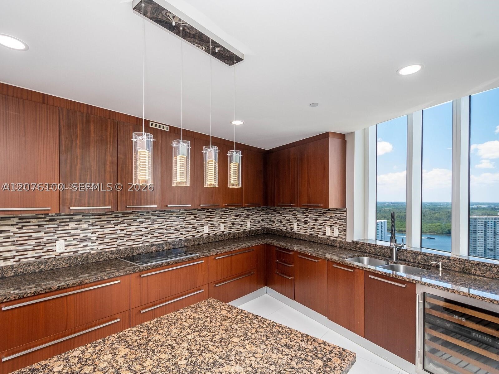 15901 Collins Ave #2504 Sunny Isles Beach, FL 33160